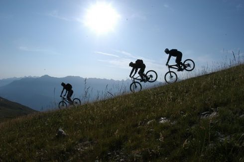 mountainbike in den alpen