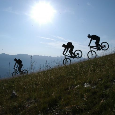 mountainbike in den alpen